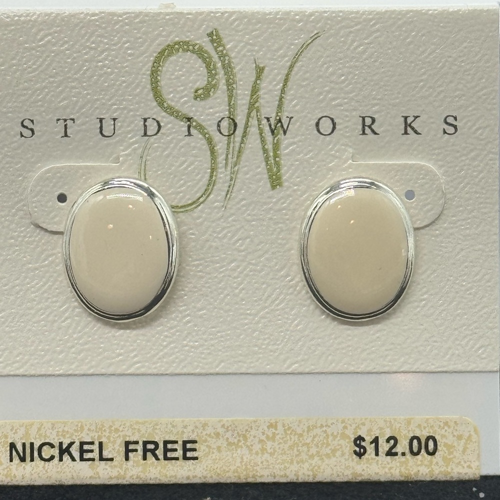 STUDIO WORKS White Oval Silver Post Earrings